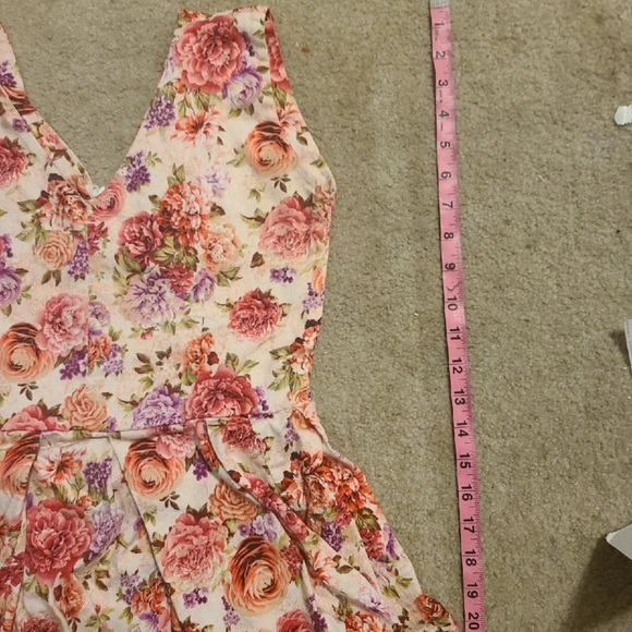 Floral Top - Picture 3 of 5